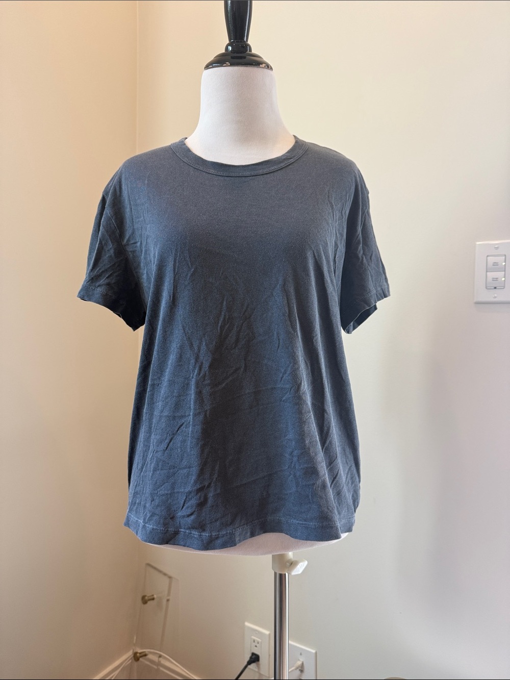 James Perse Short Sleeve Crew Tee in Charcoal Gray